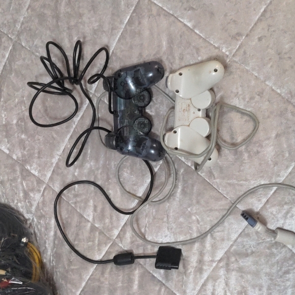 Sony Playstation 1 DualShock Original Controller (PRE-OWN) - Picture 3 of 5